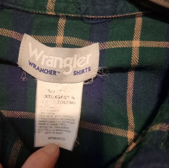 Wrangler pearl snap button up flannel Size 2X - Picture 2 of 3
